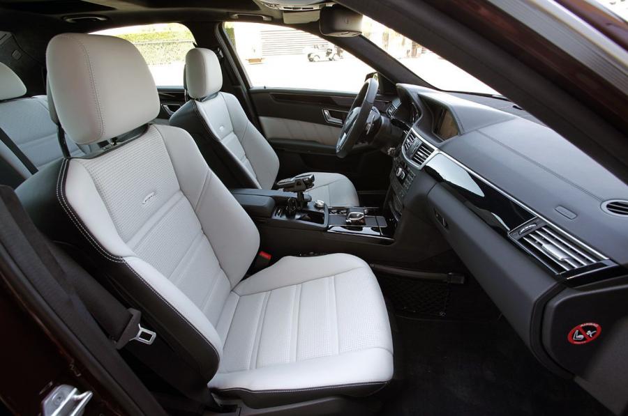  Mercedes-Benz E63 AMG 2012 года  (фото 12 из 30)